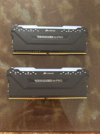 Corsair Vengeance RAM DDR4 3200MHz RGB (2x8GB)