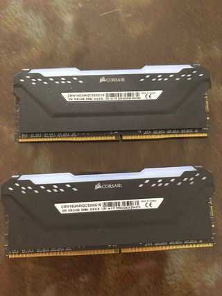Corsair Vengeance RAM DDR4 3200MHz RGB (2x8GB)