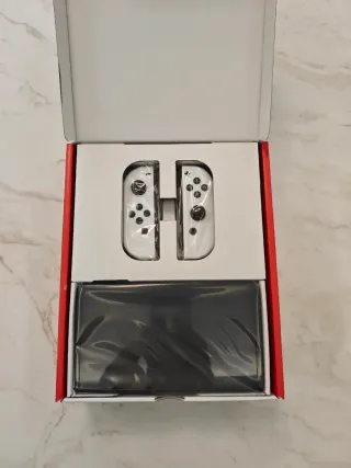 Nintendo Switch OLED - Modello Bianco