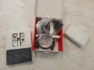 Nintendo Switch OLED - Modello Bianco