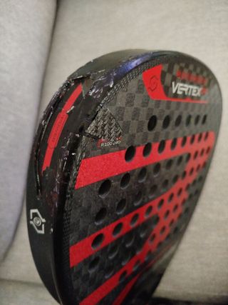 Bullpadel Vertex 04 Pala Pádel.
