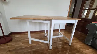 Mesa Extensible PINNTORP madera y blanca