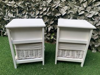 2 Mesitas de Noche Blancas con Cesta. impecables 