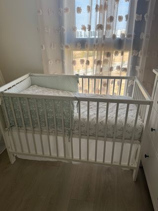 Cuna blanca IKEA + colchón ANDY + ropa de cama