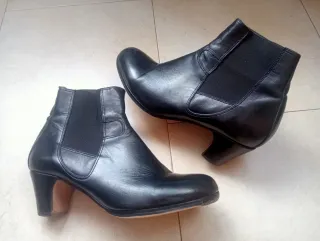 Botines de flamenco negros para mujer.
