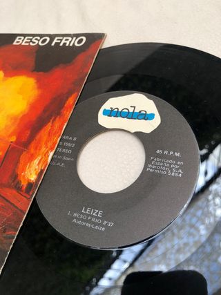 Rareza single.
Vinilo Leize - Soñador / Beso Frío