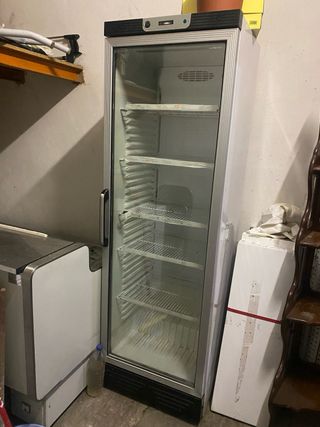 Mobiliario Tienda Completa, precio a consultar 