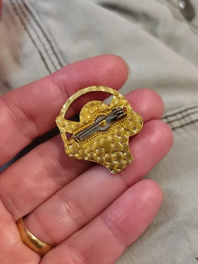 Spilla Santa Caterina da Siena con cesto e fiori 