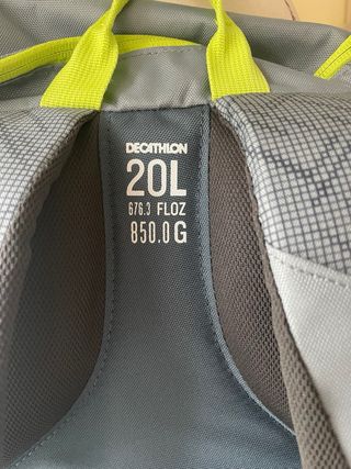 Mochila Quechua 20L Gris/amarillo