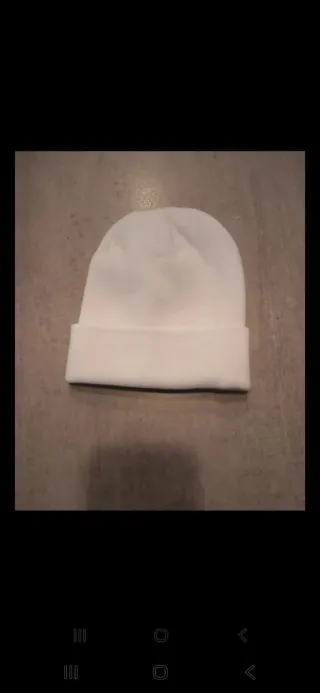 Cappello invernale bianco con logo