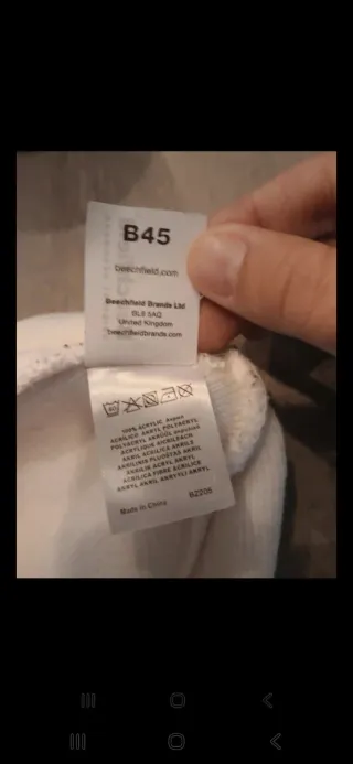 Cappello invernale bianco con logo