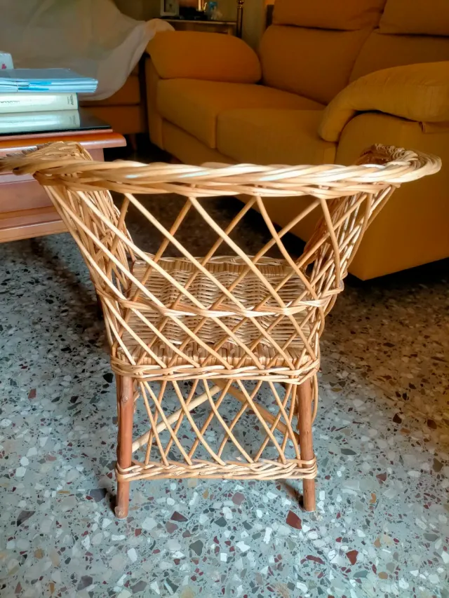 Silla infantil de mimbre