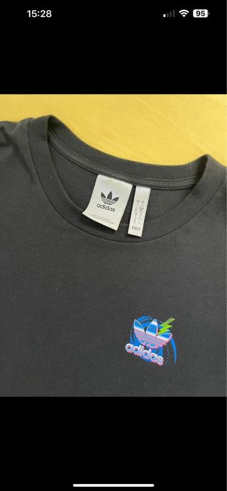 Camiseta Adidas Negra con Logo