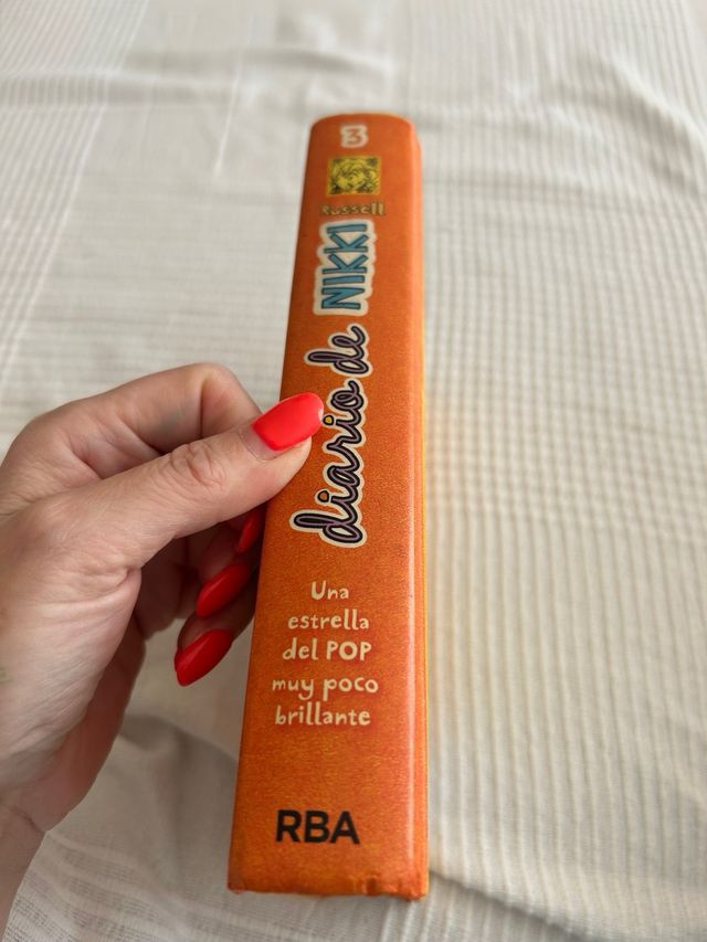 Diario de Nikki 3 - Una estrella del pop muy po...