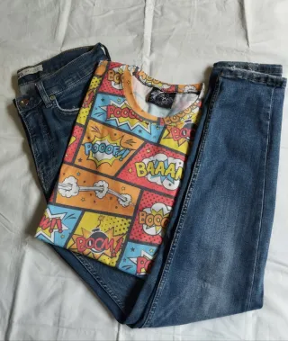 Vaqueros y Camiseta Estampada Hombre Talla M