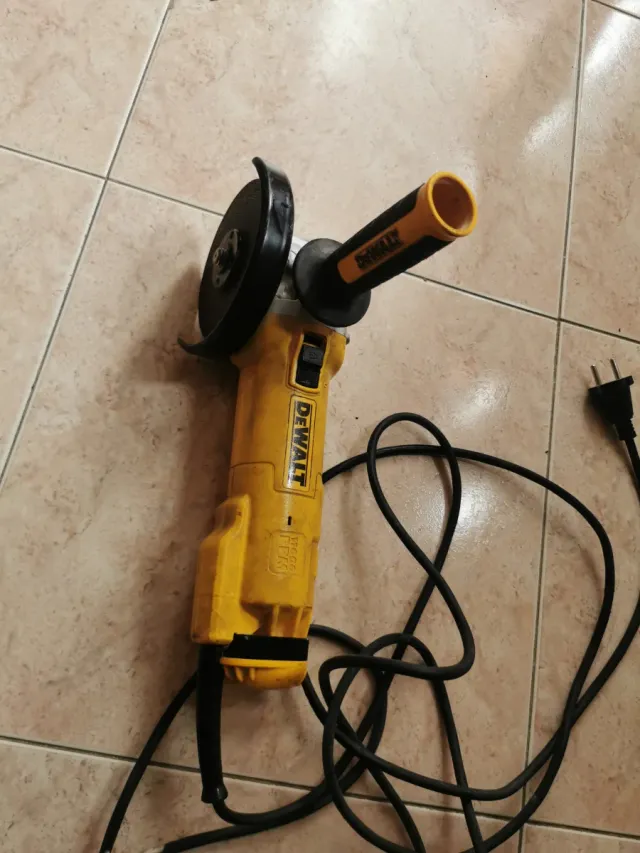 Radial DeWalt