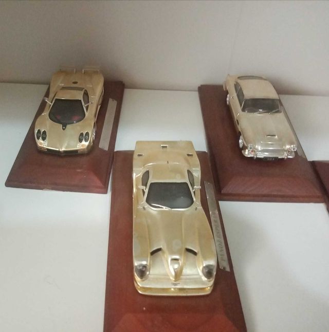 Pack 9 Coches Colección Dorados y Plata 1/43