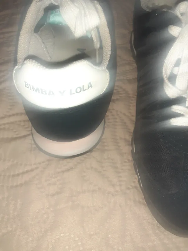 Zapatillas Bimba y Lola Negras y Blancas