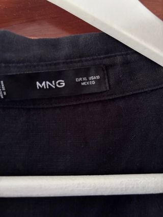 Camisa MNG negra