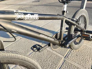 Bicicleta BMX Negra