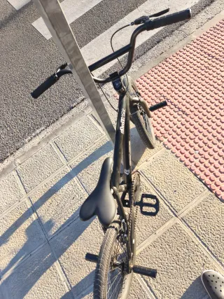 Bicicleta BMX Negra