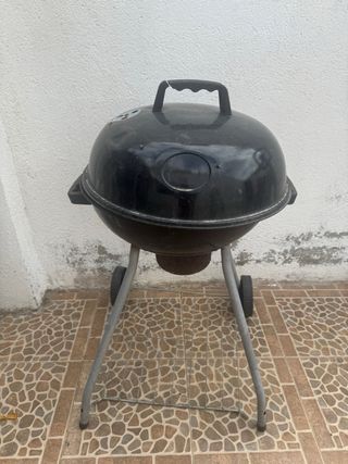 Barbacoa de carbón negra