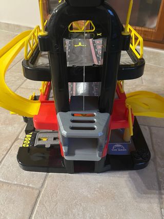 Pista Garage Giocattolo con ascensore