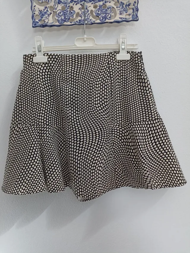 Falda pantalón lunares blanco y negro Stradivarius