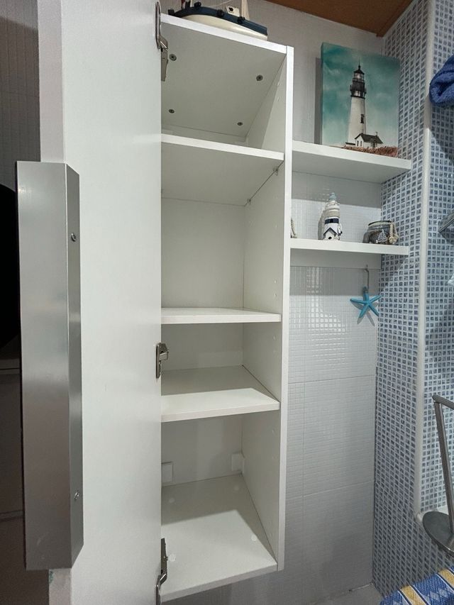 Mueble de baño blanco