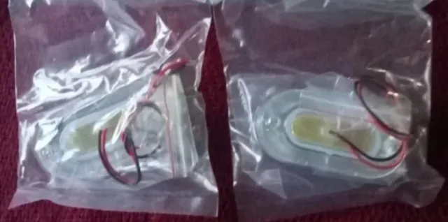 2 luzes LED para degraus (ouro-prata)