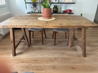 ¡urge! Mesa de comedor de madera rústica Hannun