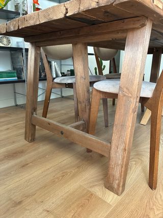 ¡urge! Mesa de comedor de madera rústica Hannun