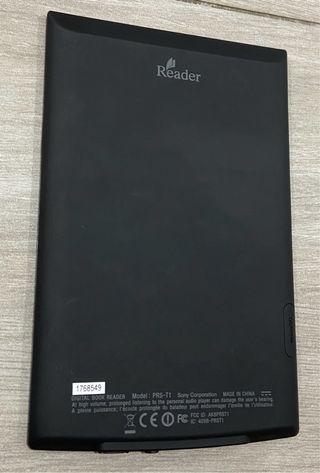 Reader Sony PRS-T1 con funda y lápiz