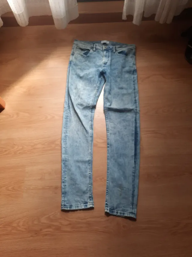 Vaqueros desgastados azules