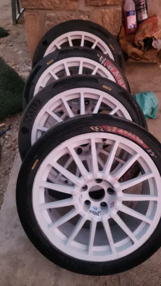 Ruedas blancas de competición