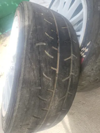 Ruedas blancas de competición