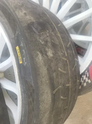 Ruedas blancas de competición