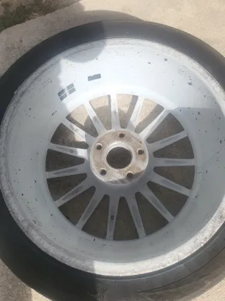 Ruedas blancas de competición