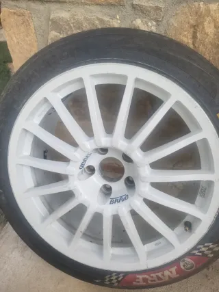 Ruedas blancas de competición