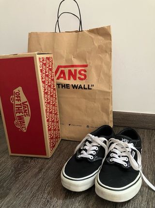Zapatillas Vans Negras con caja y bolsa Vans 36.5