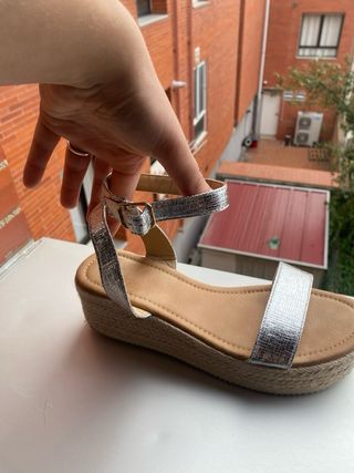 Sandalias Plataforma Beige y Plateadas