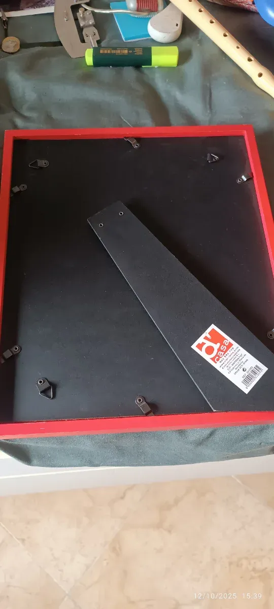 Portafotos de madera rojo