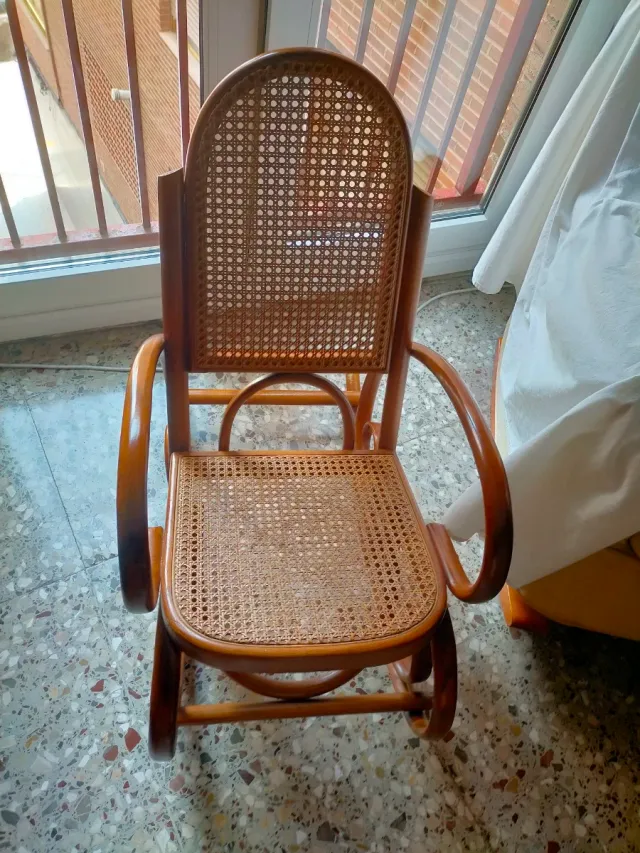 Mecedora infantil de rejilla