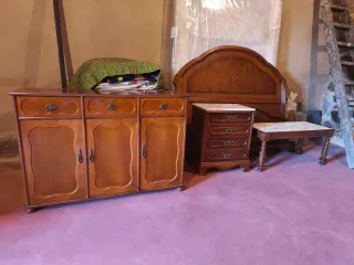 Conjunto de muebles antiguos 