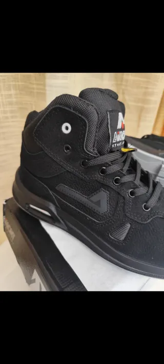 Botas seguridad Aimont
¡¡ 147€ en tienda !!