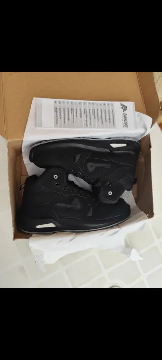 Botas seguridad Aimont
¡¡ 147€ en tienda !!