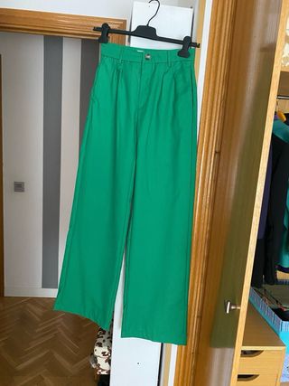 Pantalones estampados rosa y negro