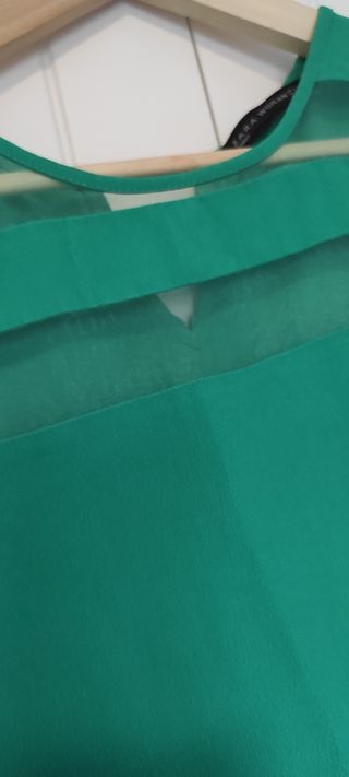 Blusa verde Zara con transparencias