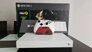 Xbox One X Robot White.
