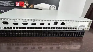 Xbox One X Robot White.
